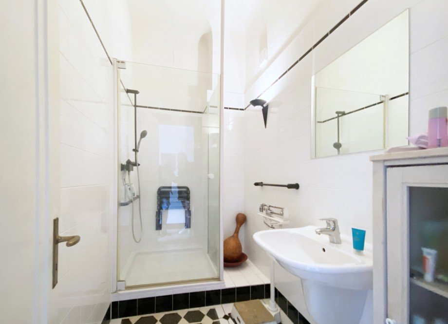 Badezimmer enSuite Etagenwohnung K�ln