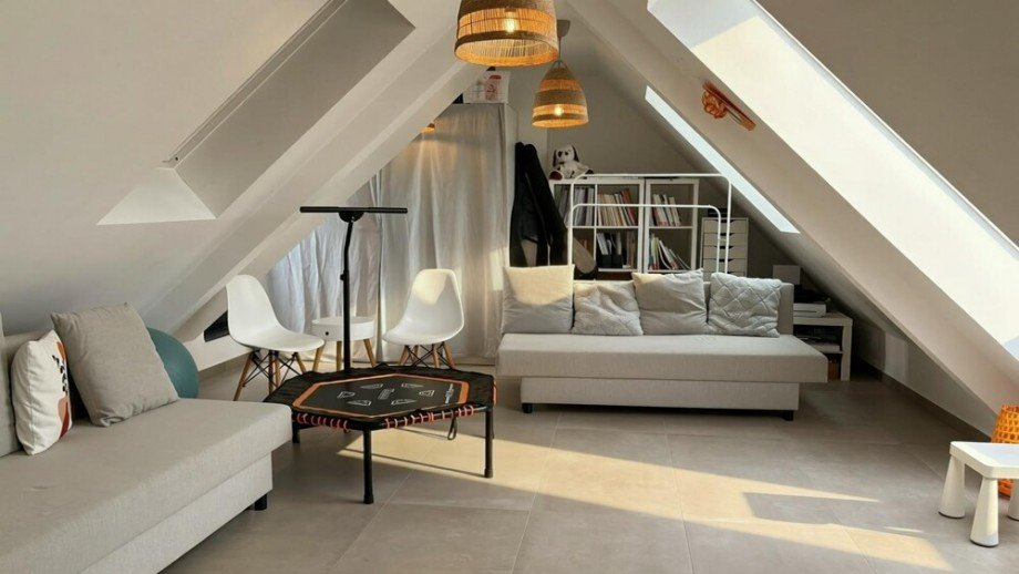 Spitzboden Maisonettewohnung K�ln