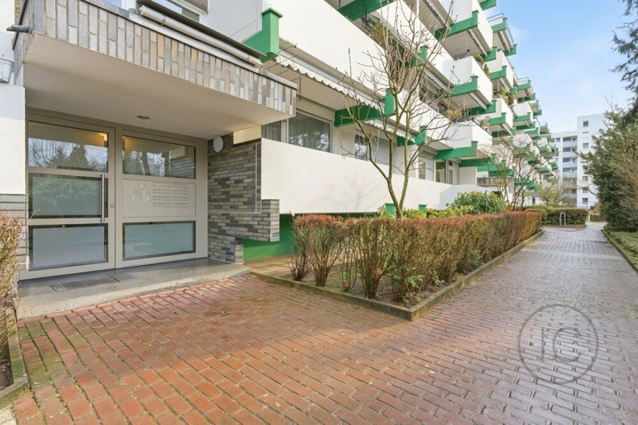 Hauseingang Etagenwohnung K�ln / Chorweiler