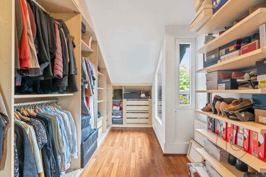 Ankleidezimmer / Kinderzimmer Maisonettewohnung Bonn / R�ttgen