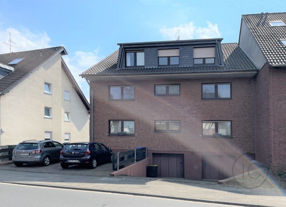 Au�enansicht Stra�e Etagenwohnung H�rth / Stotzheim