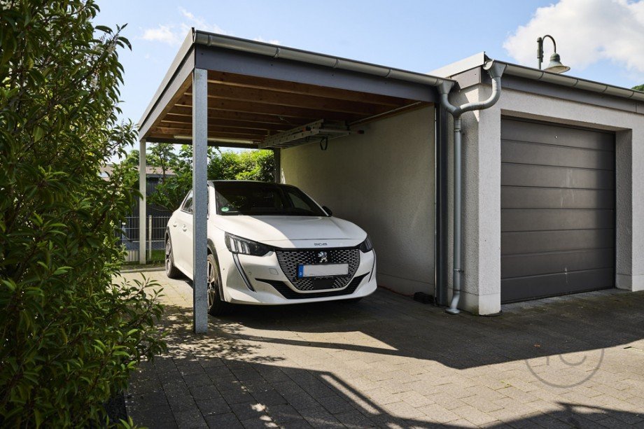 Carport und Garage Erdgeschosswohnung R�srath
