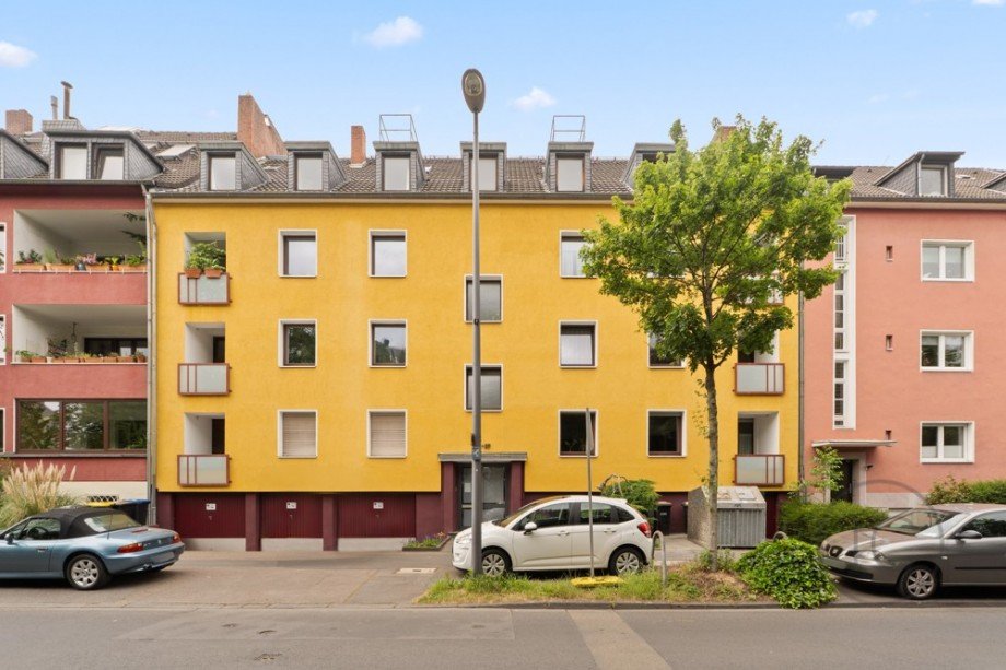 Ansicht Stra�enseite Etagenwohnung K�ln