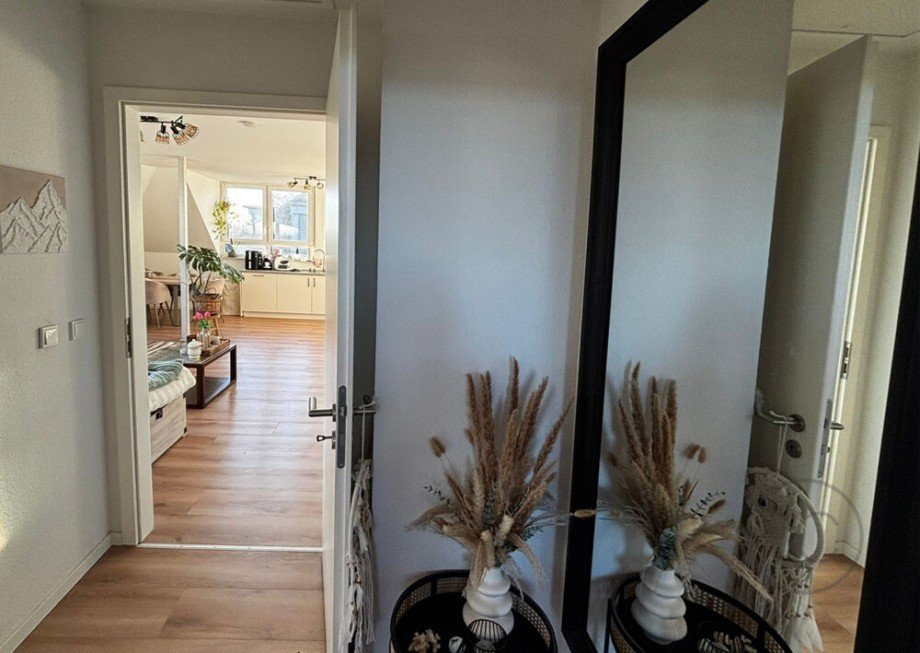 kleiner Flur Dachgeschosswohnung Bergisch Gladbach / Refrath