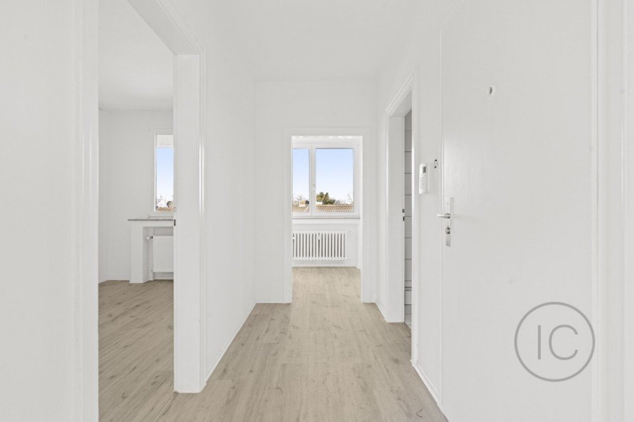 Flur 3-Zimmer-Wohnung renoviert Mehrfamilienhaus Krefeld / Cracau