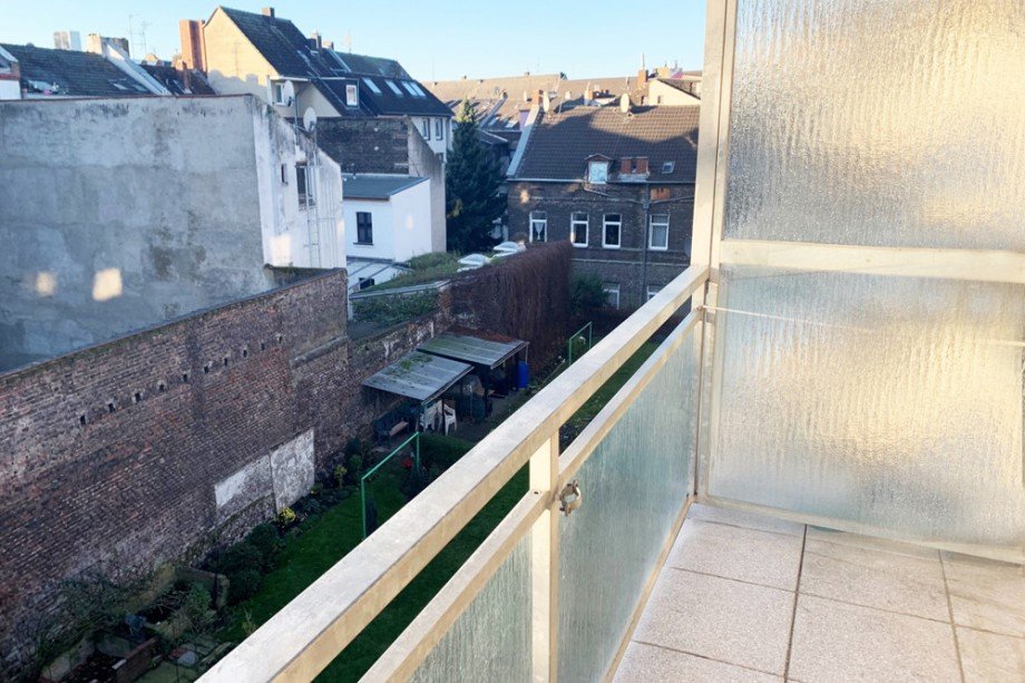 Balkon Etagenwohnung K�ln / Kalk