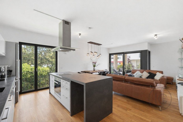 Moderne 3-Zimmer-Wohnung mit Balkon, 2 B�dern & TG-Stellplatz in Junkersdorf