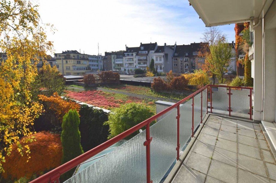 Balkon Blick nach Rechts 2 Etagenwohnung K�ln / Lindenthal