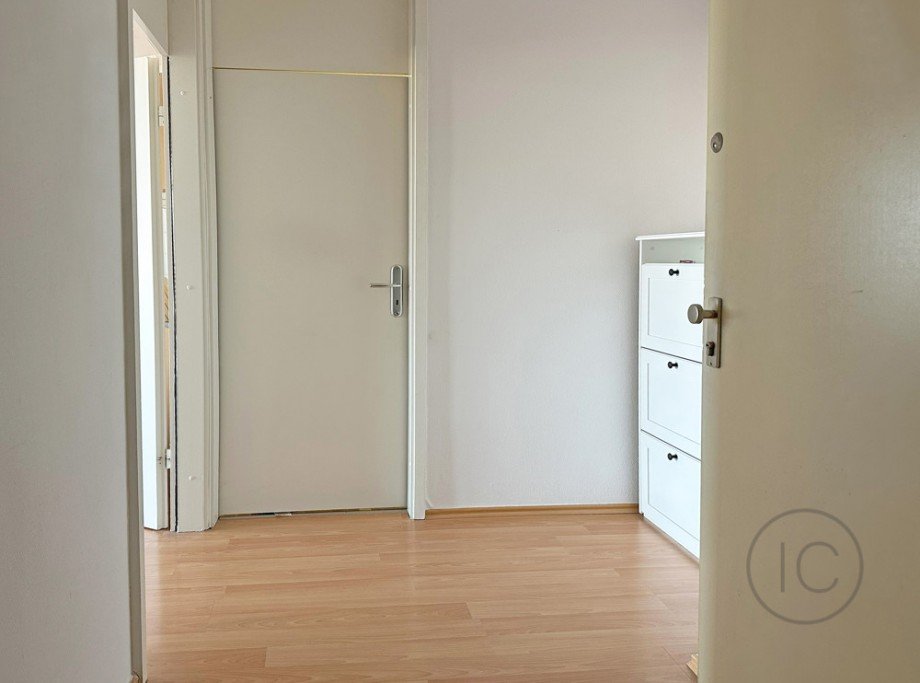 Flur neu Etagenwohnung K�ln / Junkersdorf