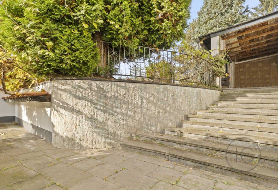 Treppe zum Garten Reihenmittelhaus Frechen