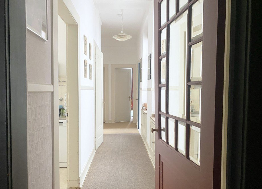 Flur Etagenwohnung K�ln