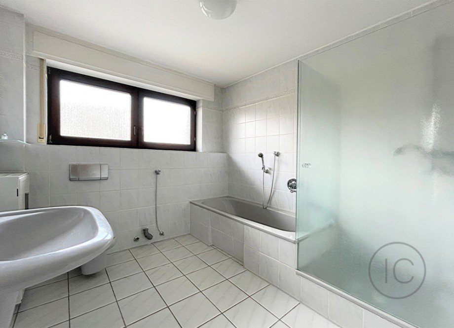 Bad Etagenwohnung H�rth / Stotzheim