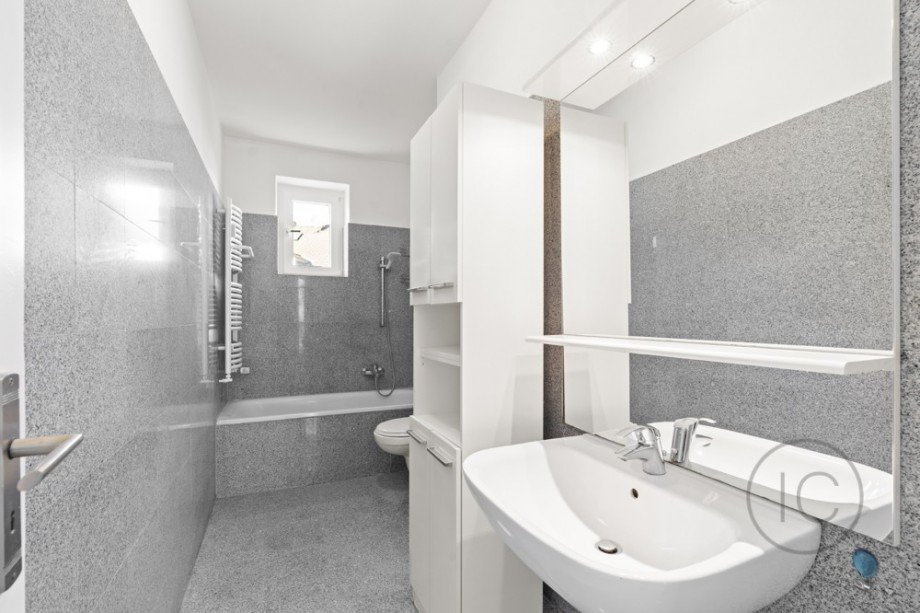 Badezimmer 3-Zimmer-Wohnung Mehrfamilienhaus Krefeld / Cracau