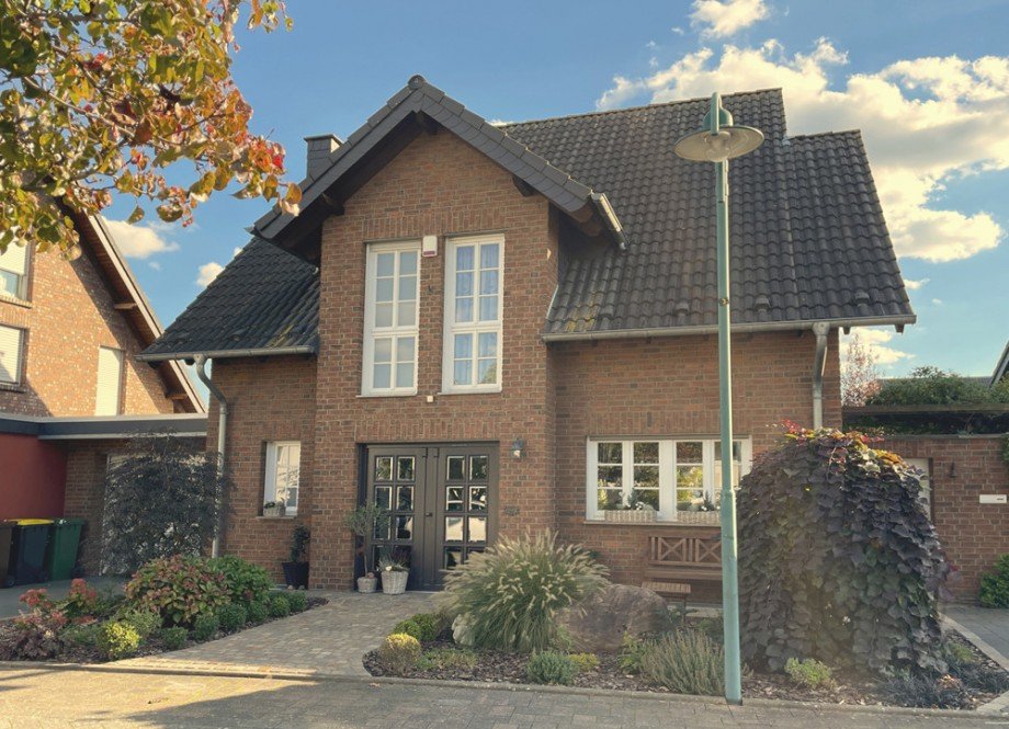 Au�enansicht Stra�e Einfamilienhaus Niederkassel