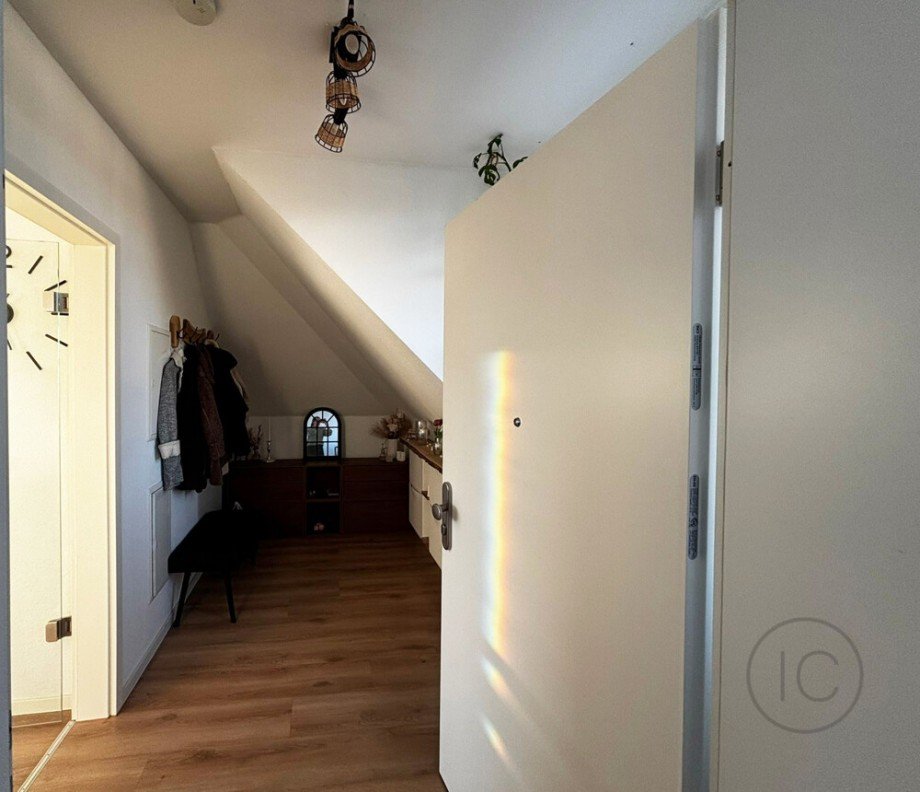 Eingang Dachgeschosswohnung Bergisch Gladbach / Refrath