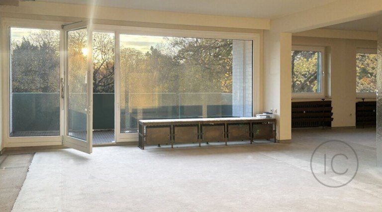 Wohnraum K�ln / Klettenberg - Klettenberg Maisonettewohnung Sanierungsbed�rftige gro�z�gige Maisonettewohnung mit unverbaubarem Blick auf den Klettenbergpark