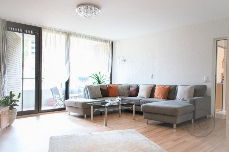 Wohnzimmer K�ln / Westhoven Etagenwohnung Gut geschnittene 4-Zimmer-Balkonwohnung in K�ln-Westhoven
