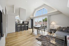 Hauptbild Dachgeschosswohnung mit beeindruckender Gesamtfläche, Terrasse und Balkon und 0,73 % Finanzierung