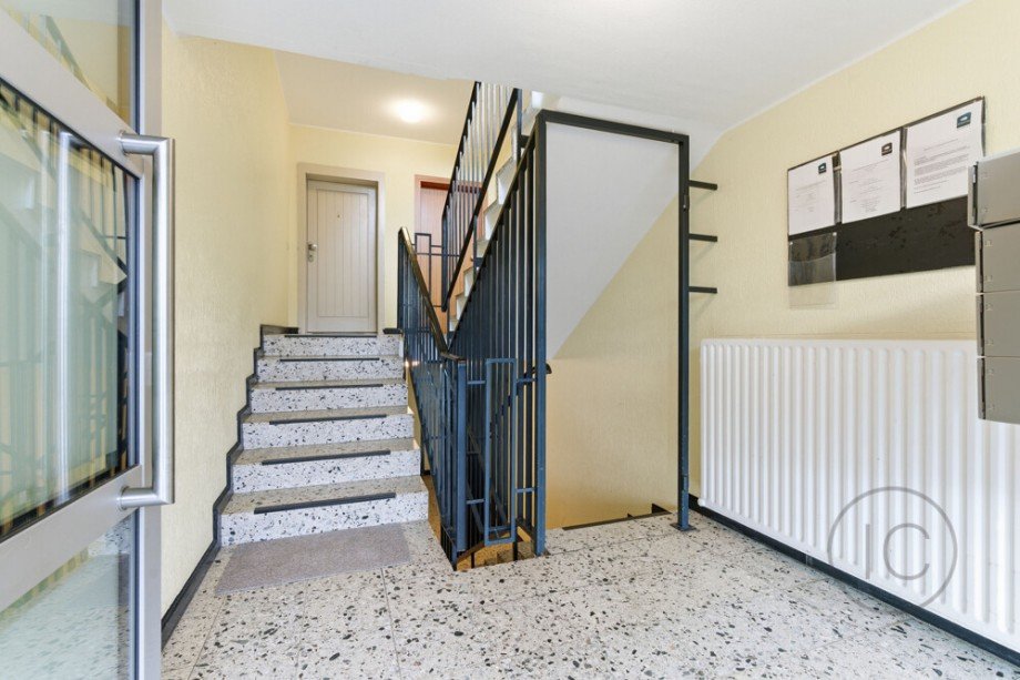 Hausflur Eingang Etagenwohnung K�ln / Chorweiler