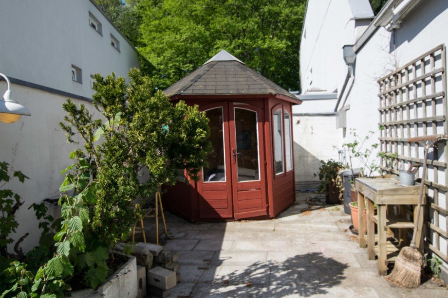 Terasse mit Gartenhaus Etagenwohnung Bergisch Gladbach / Katterbach