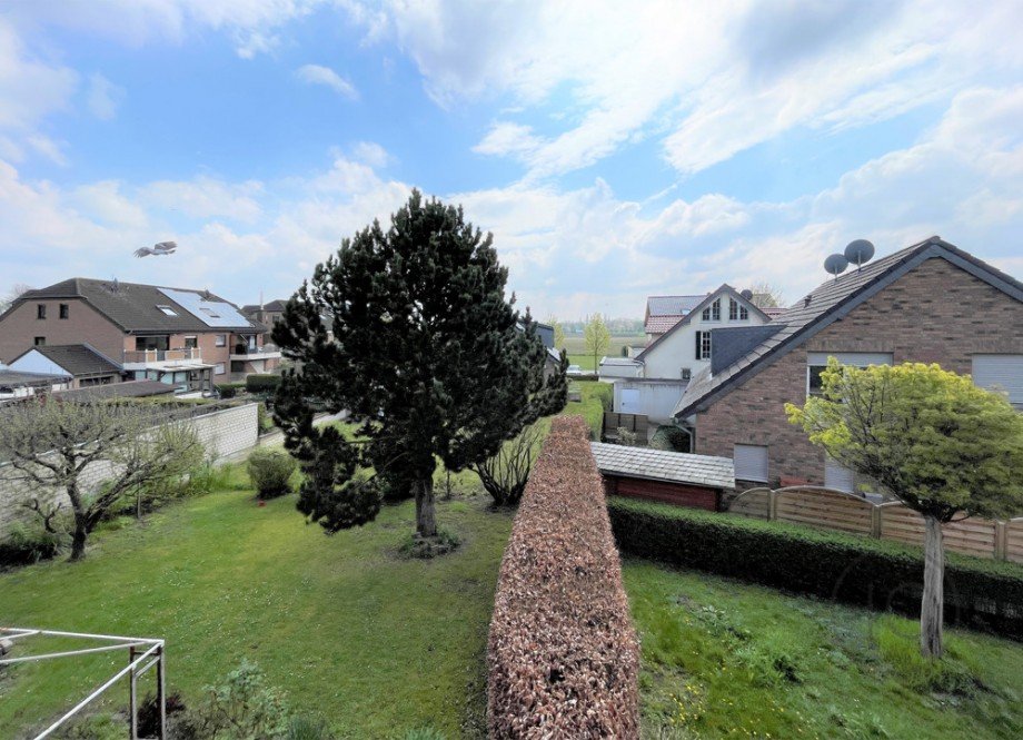 Ausblick Balkon Etagenwohnung H�rth / Stotzheim