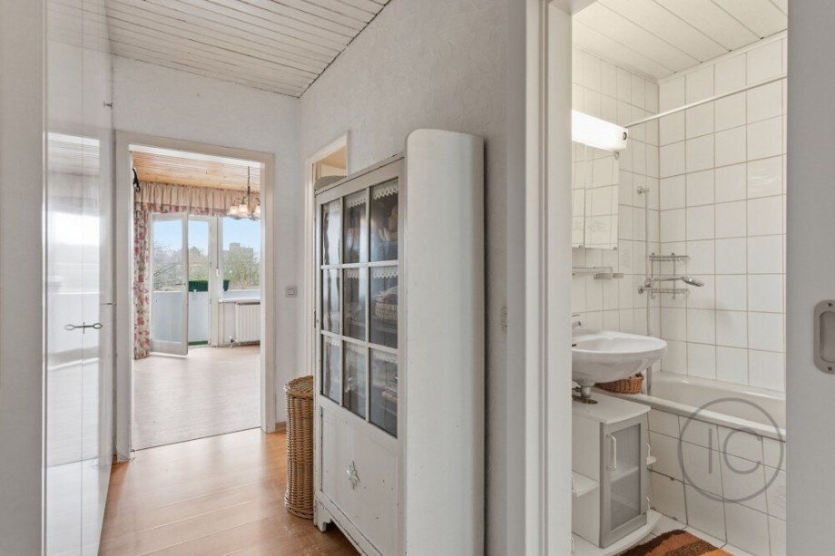 Flur Etagenwohnung K�ln / Chorweiler