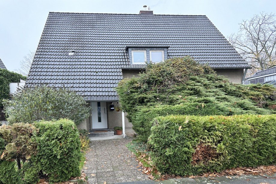 Hausansicht Zweifamilienhaus K�ln / Junkersdorf