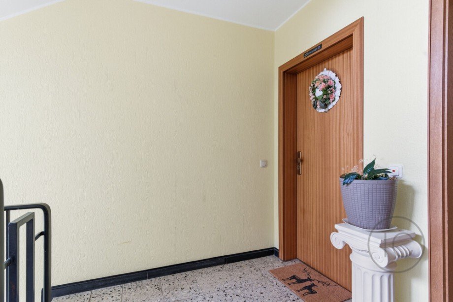 Wohnungst�r Eingang Etagenwohnung K�ln / Chorweiler