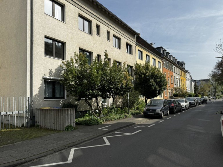 Stra�e Bonn-Castell Etagenwohnung Bonn-Castell: 2-Zimmer-Wohnung mit Potenzial als Kapitalanlage in Rhein N�he