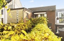 R�ckansicht Haus Frechen Bachem: Einfamilienhaus mit besonderer Atmosph�re und einzigartigem Wohnbereich