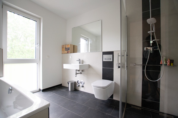 Badezimmer Etagenwohnung K�ln / L�venich
