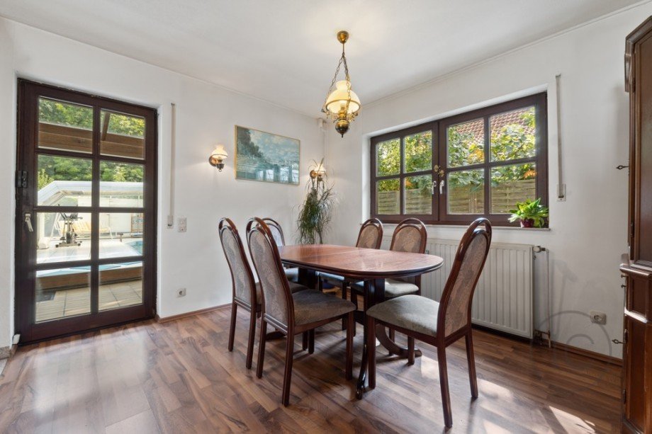 Wohnen / Essen Einfamilienhaus K�ln / Merkenich