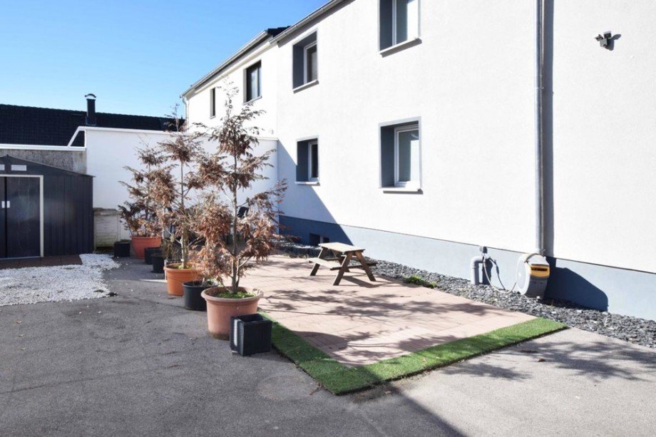 Haus von hinten Doppelhaush�lfte K�ln / Poll