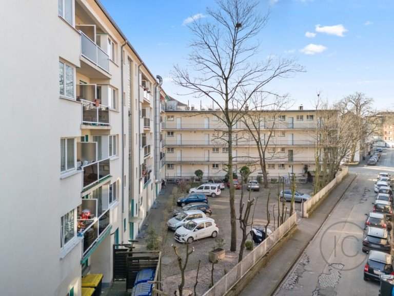 Innenhof Krefeld / Cracau Mehrfamilienhaus Mehrfamilienhaus in Zentrumslage mit 48 Wohneinheiten und 4 Gewerbeeinheiten