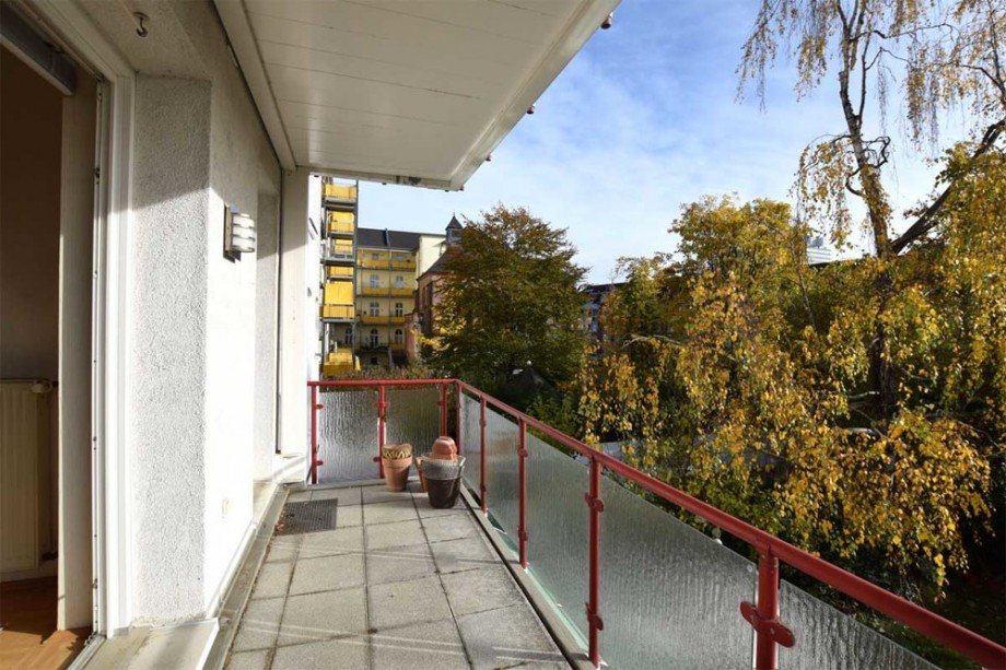 Balkon Blick nach Links Etagenwohnung K�ln / Lindenthal
