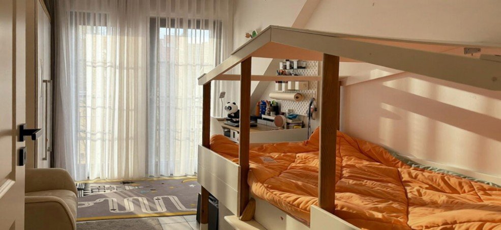Kinderzimmer Maisonettewohnung K�ln
