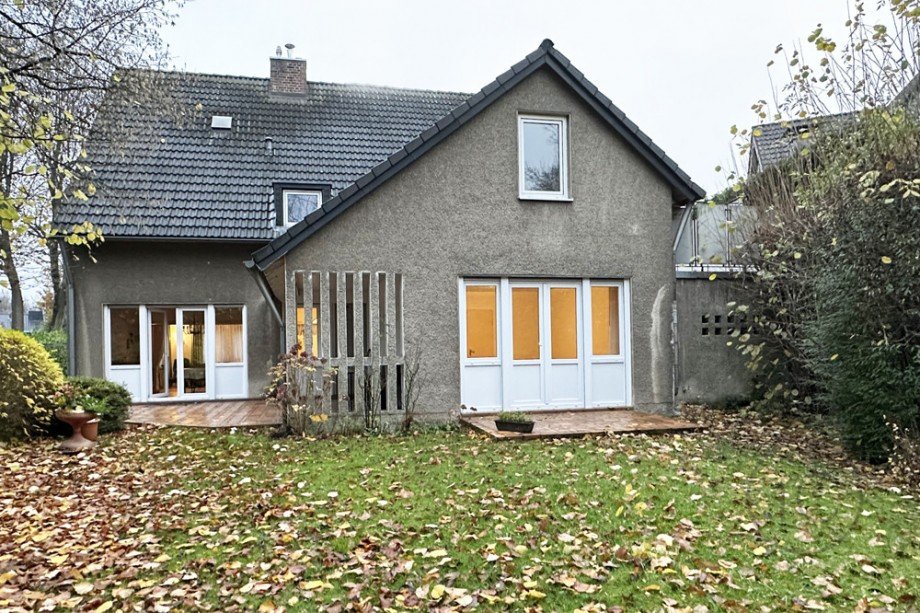 Haus von Hinten Zweifamilienhaus K�ln / Junkersdorf