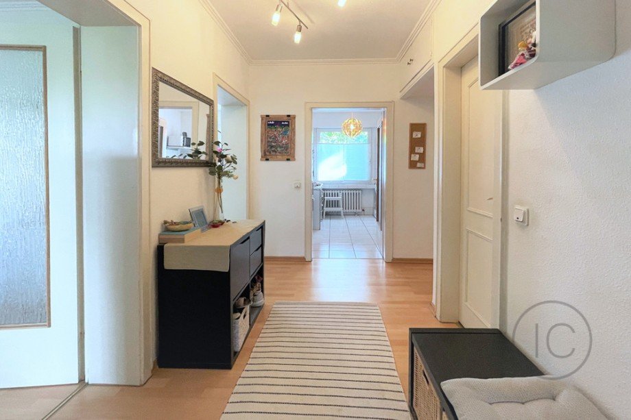 Flur Etagenwohnung K�ln