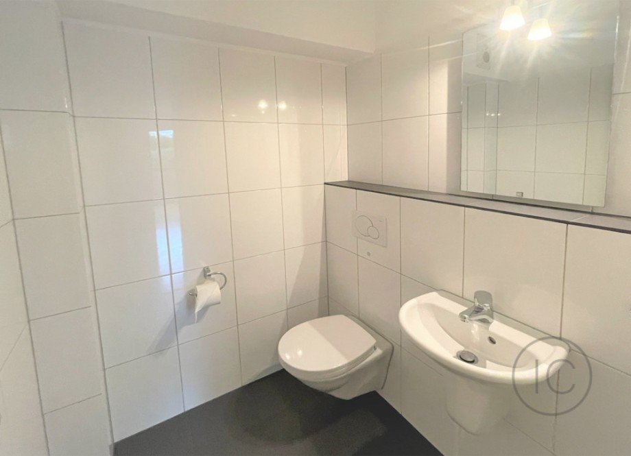 G�ste WC Etagenwohnung K�ln / Junkersdorf