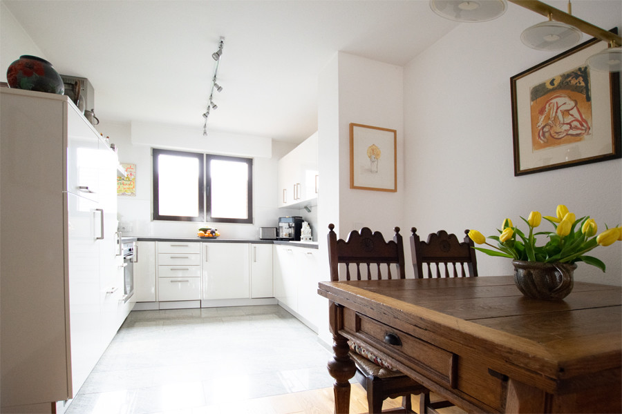 K�che mit Essplatz Etagenwohnung K�ln