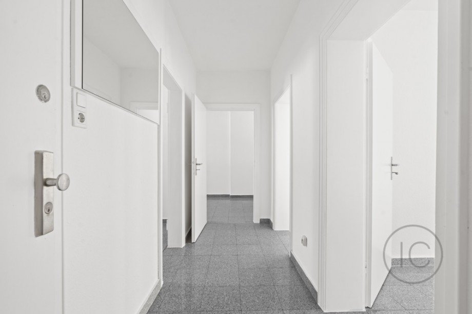 Flur 3-Zimmer-Wohnung Mehrfamilienhaus Krefeld / Cracau