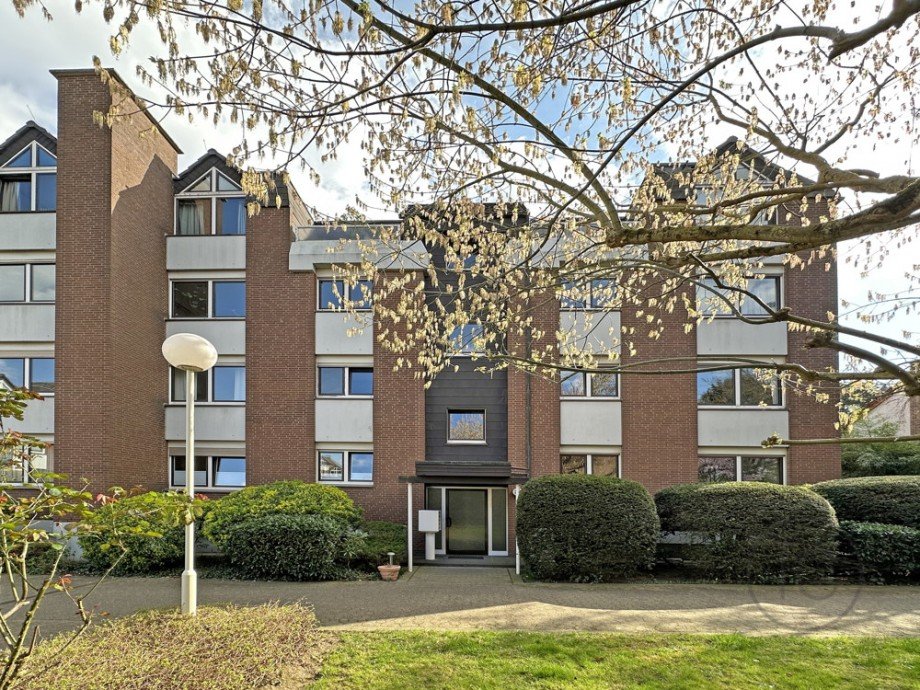 Au�enansicht Eingang Etagenwohnung K�ln / Junkersdorf