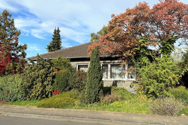 Au�enansicht Dormagen Bungalow Charmanter Bungalow in Dormagen Horrem - Wohnen auf einer Ebene mit viel Potenzial im Souterrain