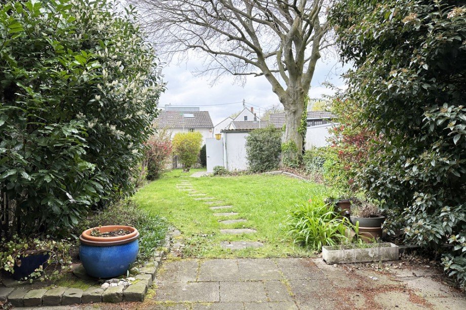 Garten mit Garage Reihenhaus K�ln