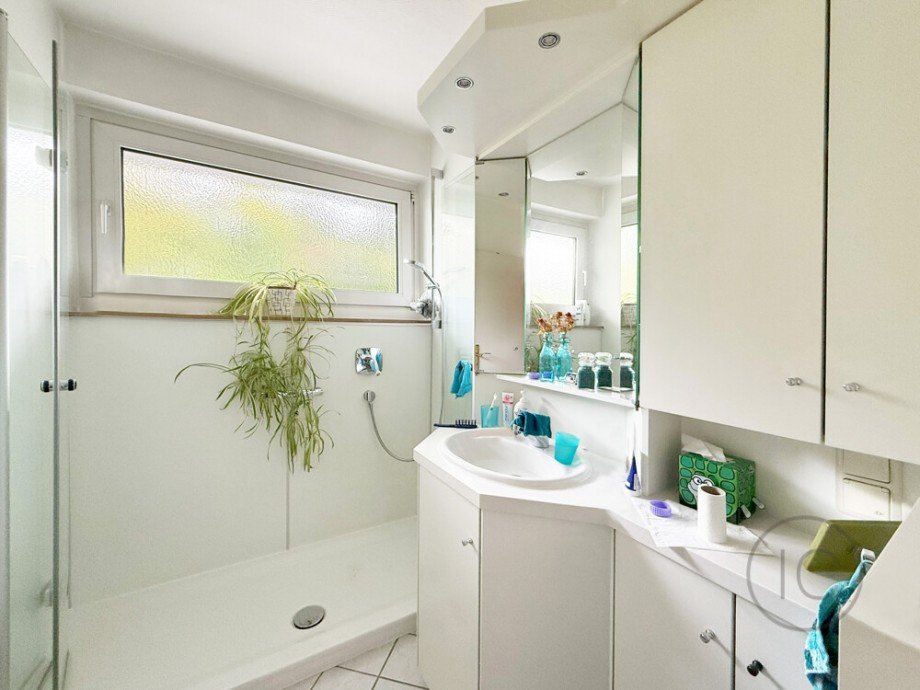 Badezimmer Wohnung vermietet Etagenwohnung Wuppertal