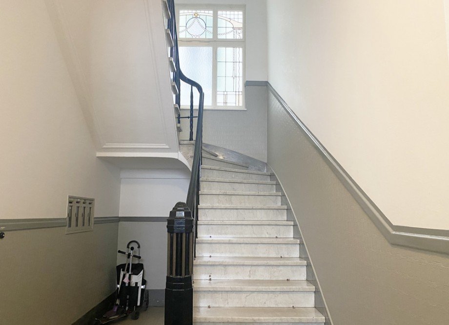 Treppenhaus Etagenwohnung K�ln