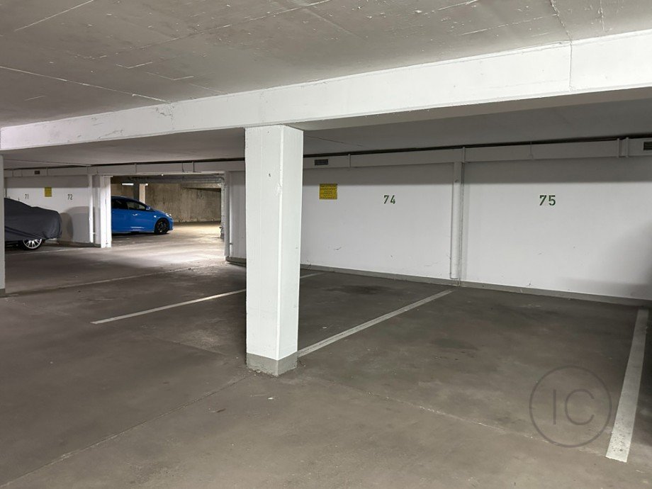 Stellplatz 1 Etagenwohnung K�ln / Junkersdorf