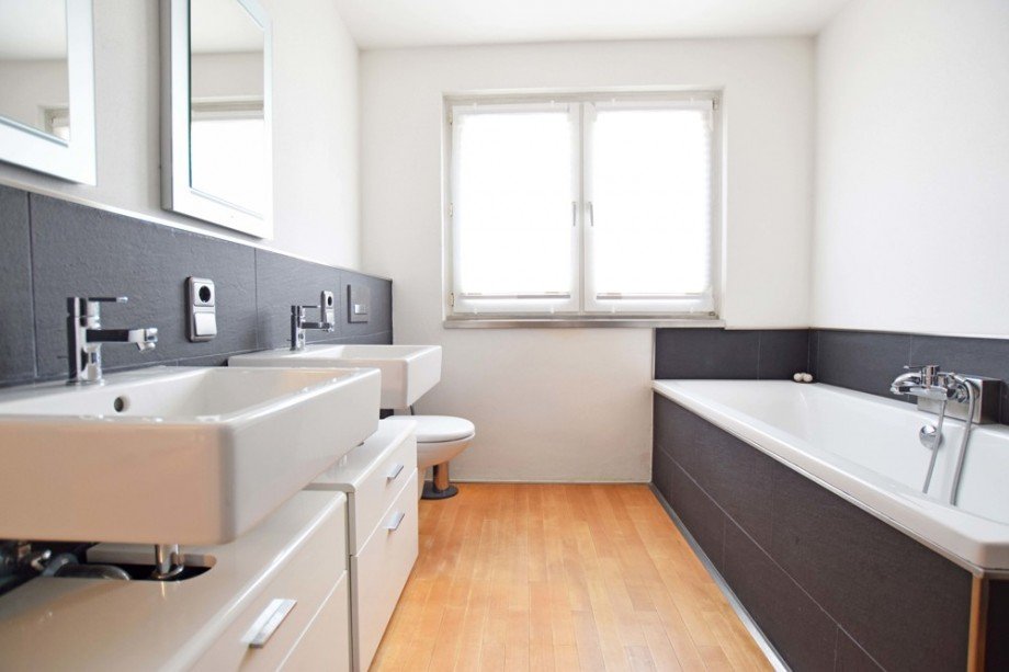 OG: Badezimmer Reihenmittelhaus K�ln / Lindenthal